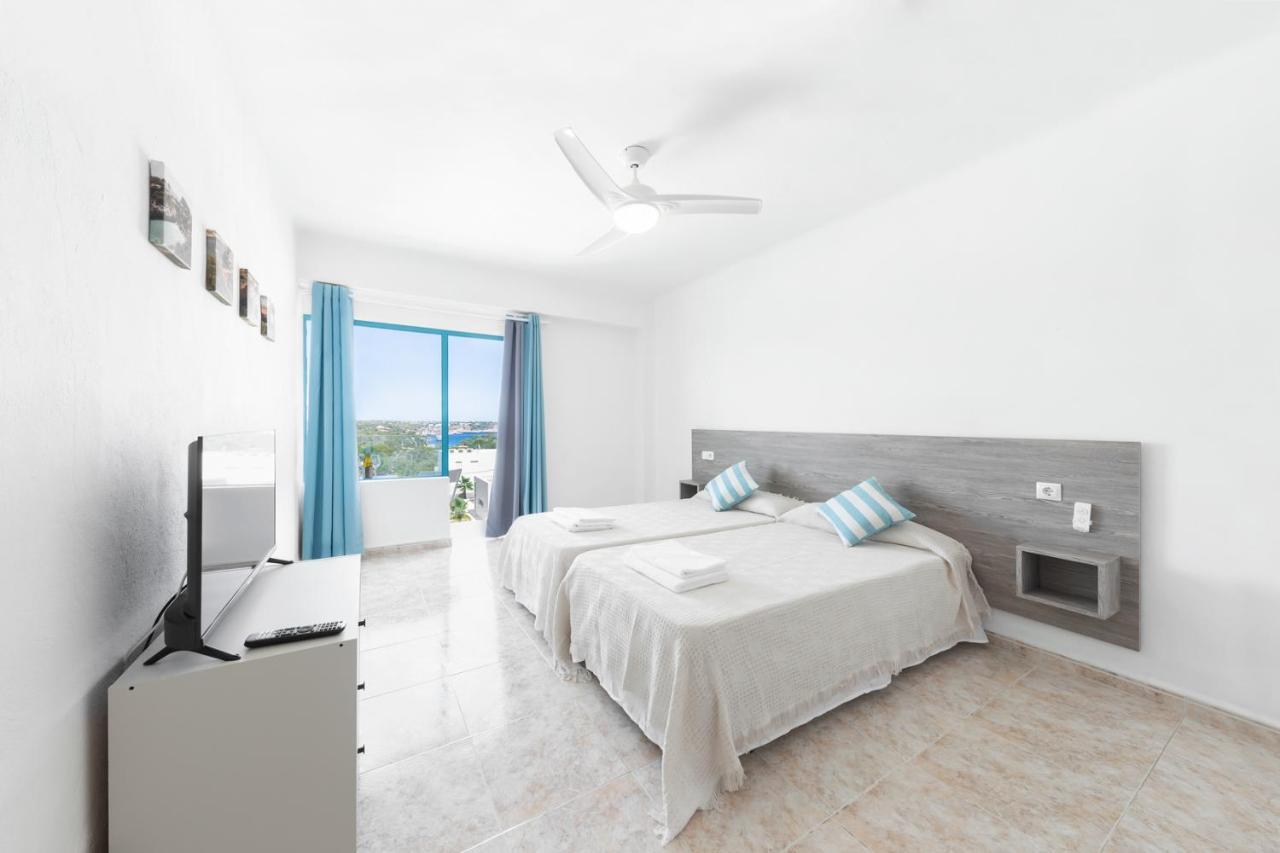 Hostal Cala Llombards מראה חיצוני תמונה