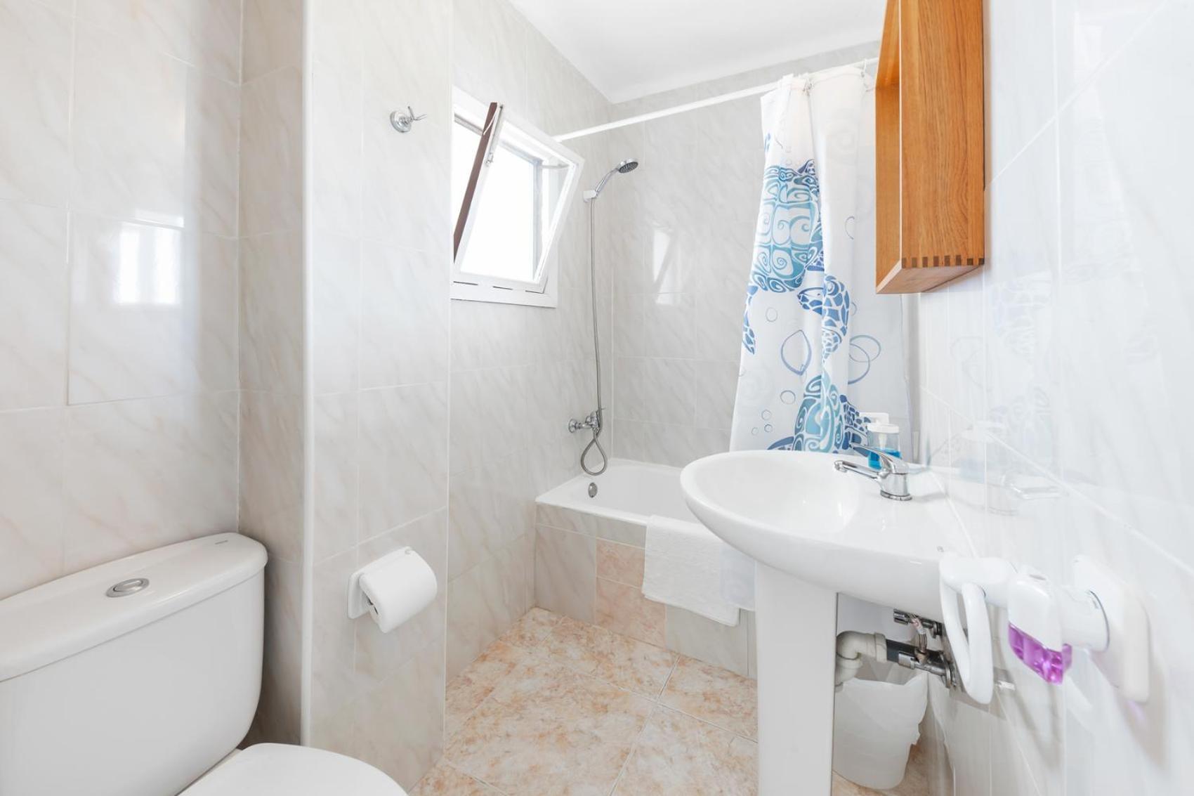 Hostal Cala Llombards מראה חיצוני תמונה