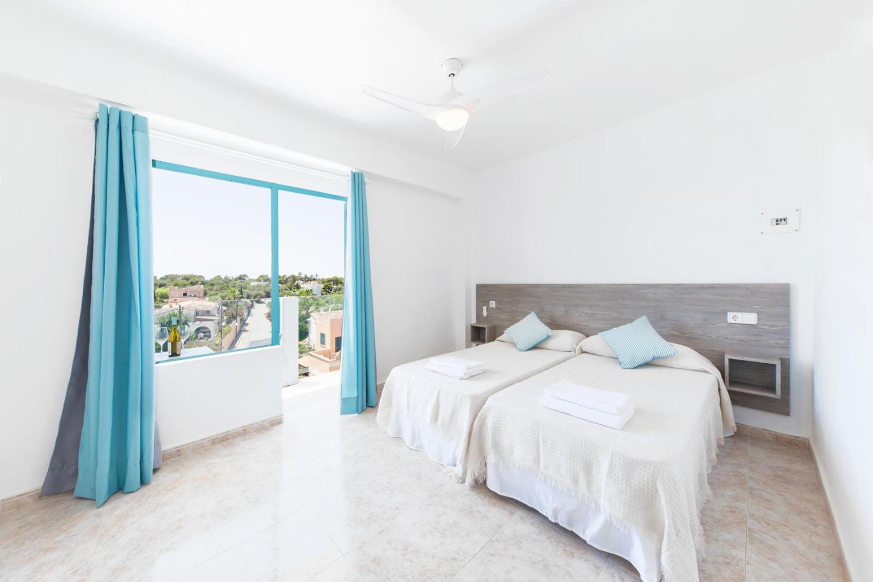 Hostal Cala Llombards מראה חיצוני תמונה